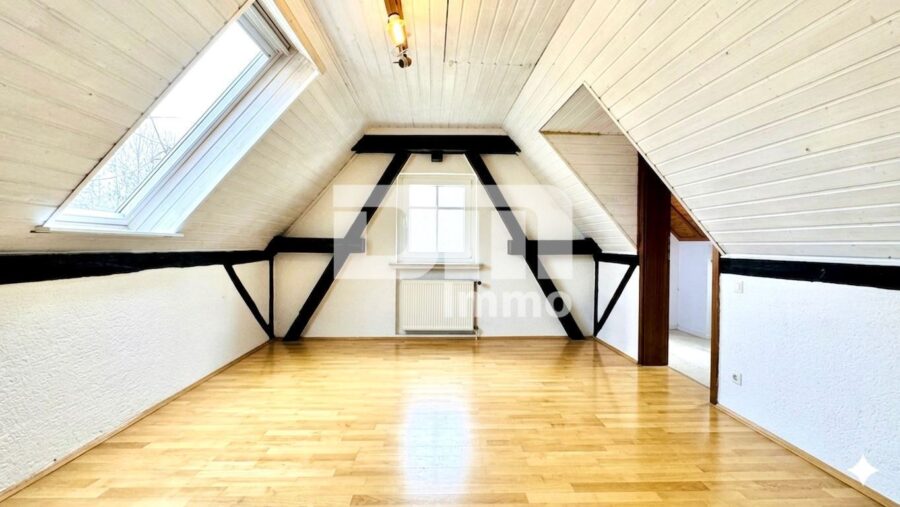 Natur pur - Einfamilienhaus am Ortsrand mit großem Grundstück, Carport und Terrasse - OG / DG Gäste / Büro